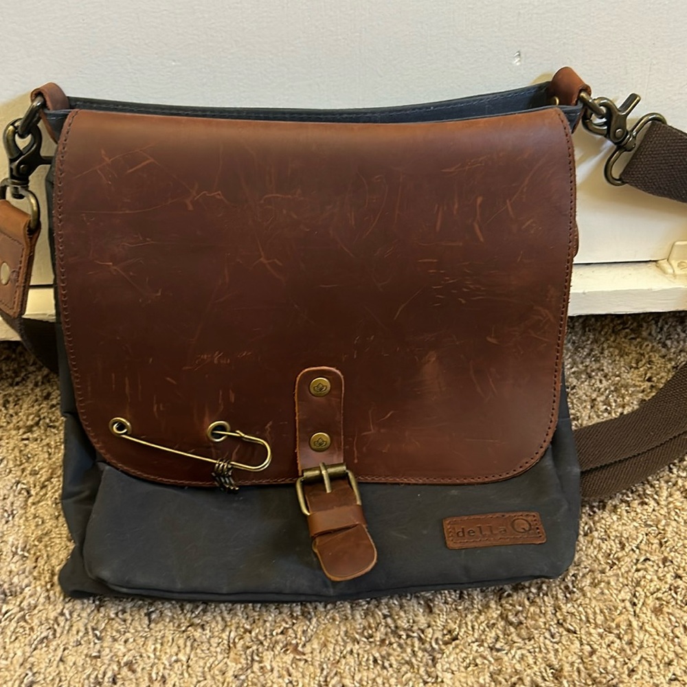 New Della Q satchel. Leather and waxed canvas